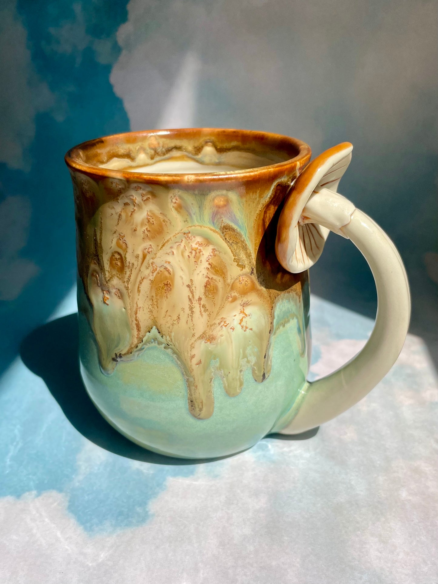 Mushroom Handle Mug 19oz