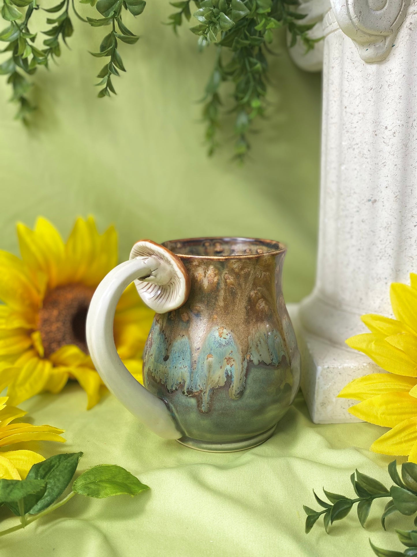 Mushroom Handle Mug 17oz