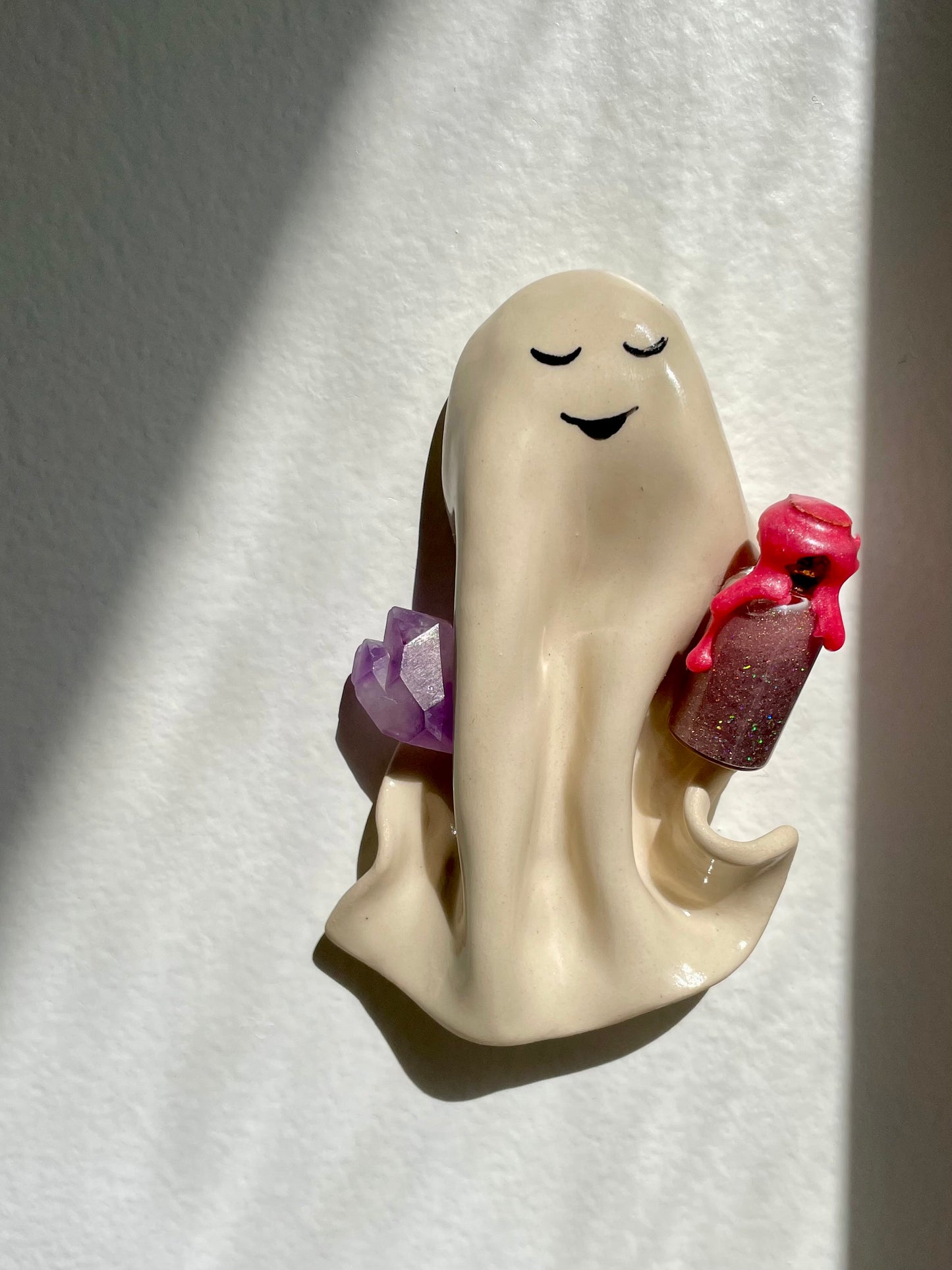 Wall Ghostie ~ Amethyst Potion
