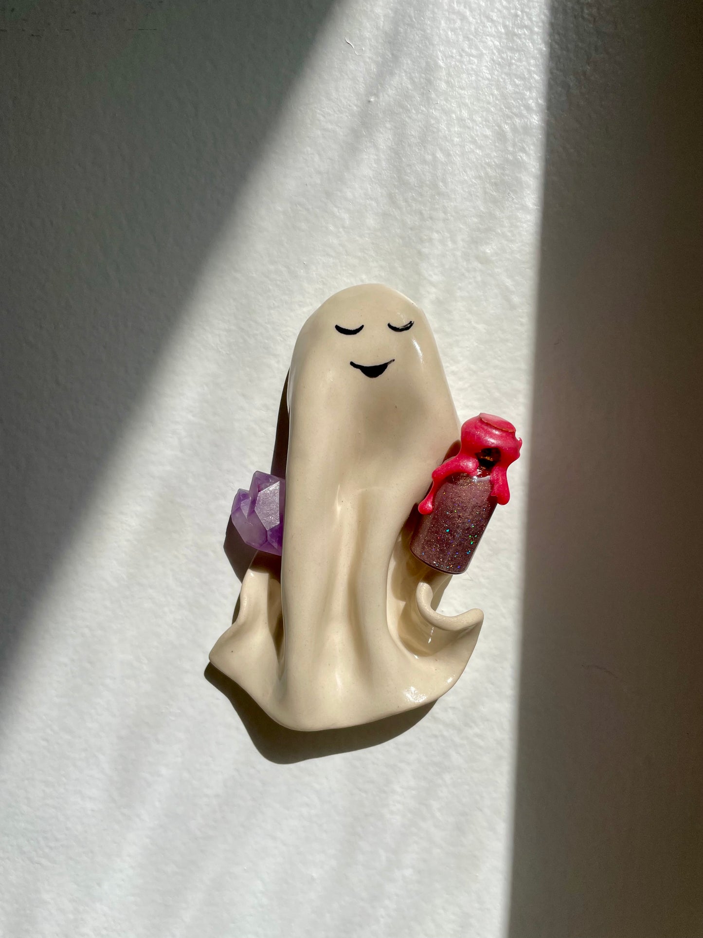 Wall Ghostie ~ Amethyst Potion